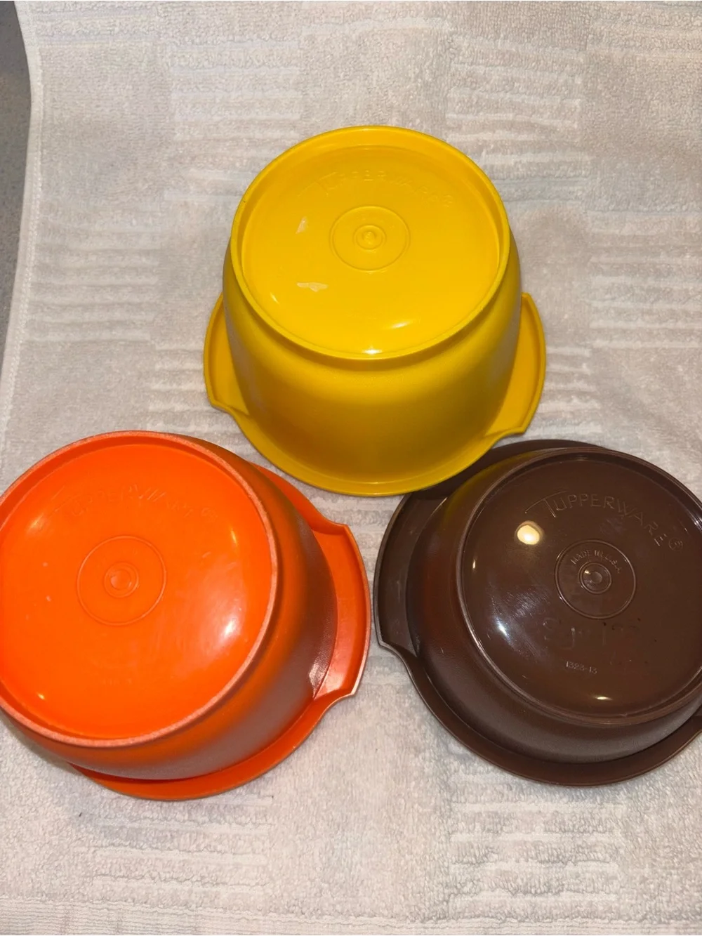 Vintage Tupperware Bowls Set of 3 Mixed Sizes
